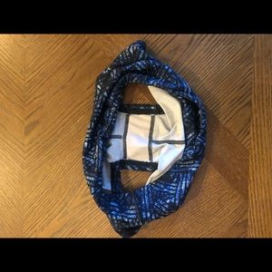 fleo, womens Xs, blue and black single lined Low Rise Contour, EUC